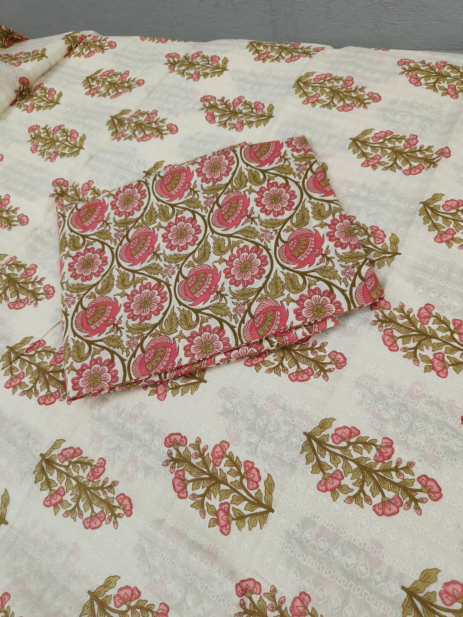 Cotton Fabric | Pink & Green Floral Suit | Printed Pattern | Unstitched Suit